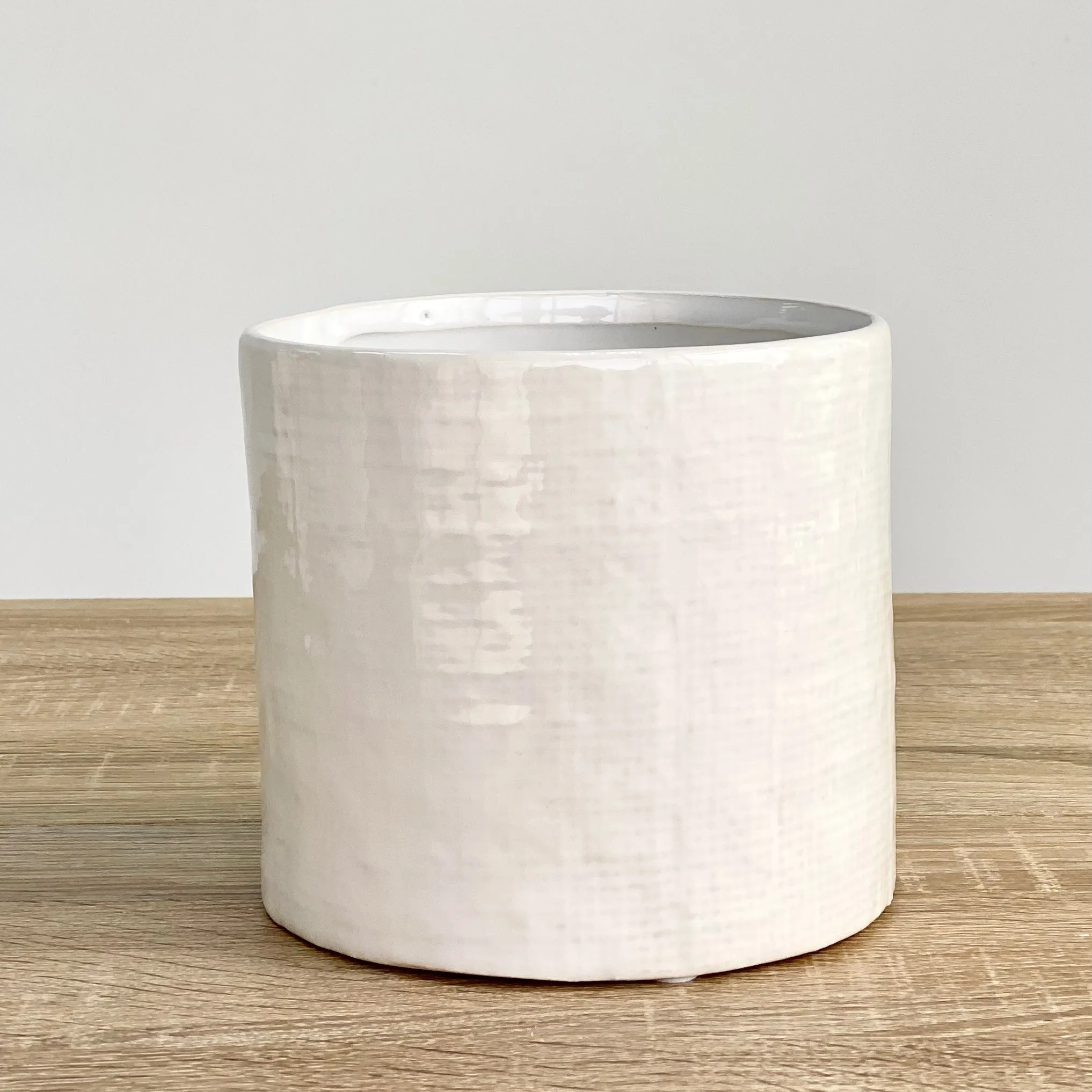 Ceramic White Mesh Round Pot