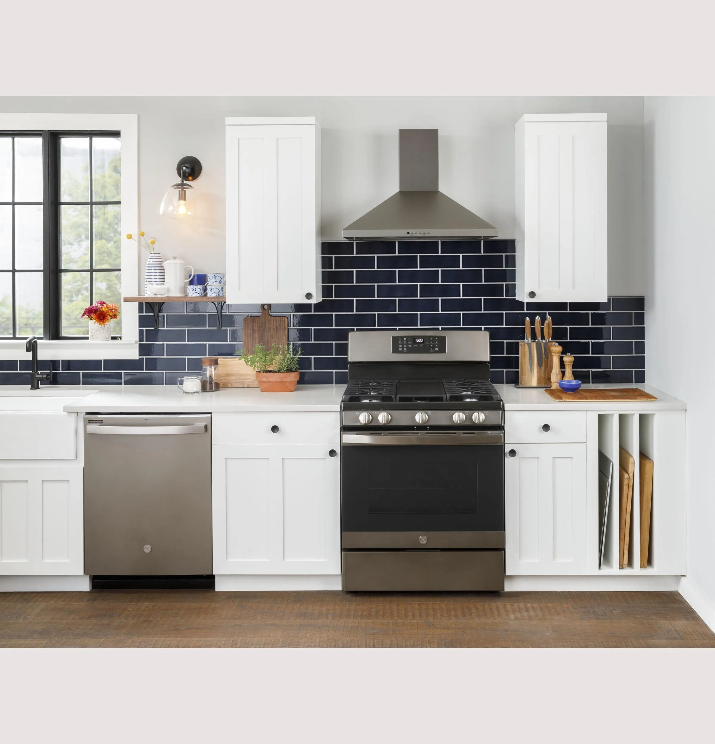 GE® 30" Free-Standing Gas Convection Range with No Preheat Air Fry