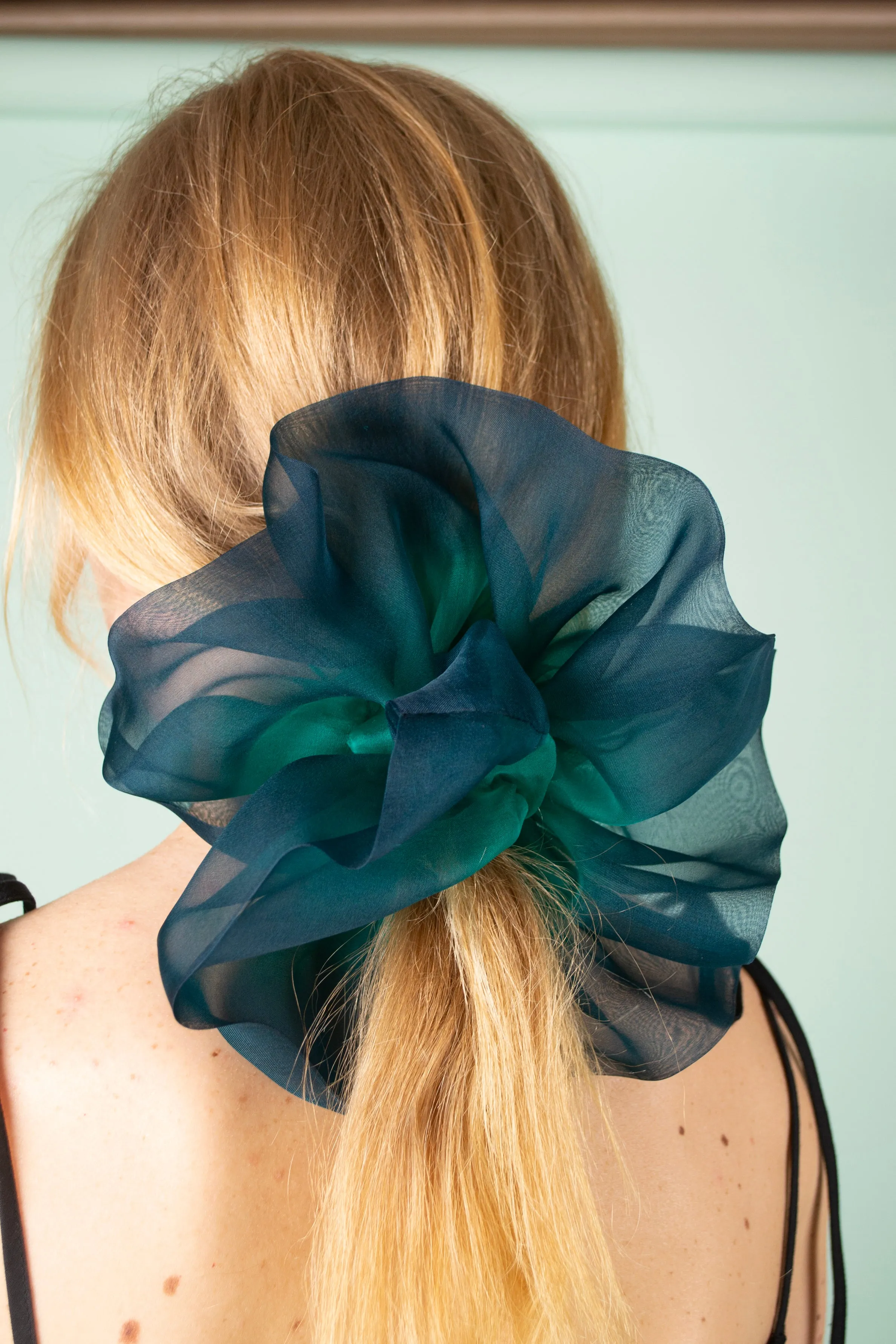 Giga Scrunchie in Emerald Blue Duo