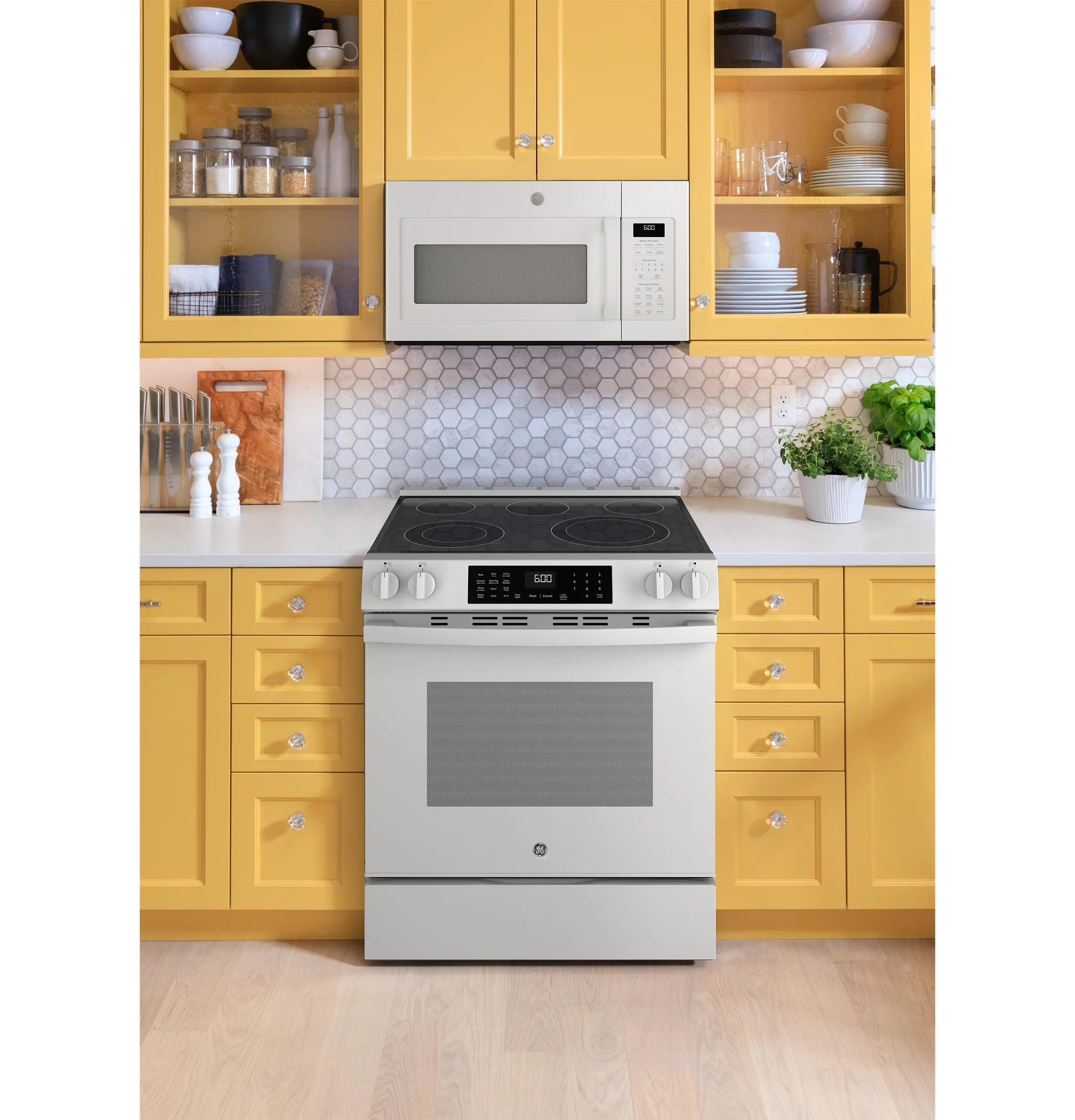 GRS600AVWW GE® 30" Slide-In Electric Convection Range with No Preheat Air Fry and EasyWash™ Oven Tray