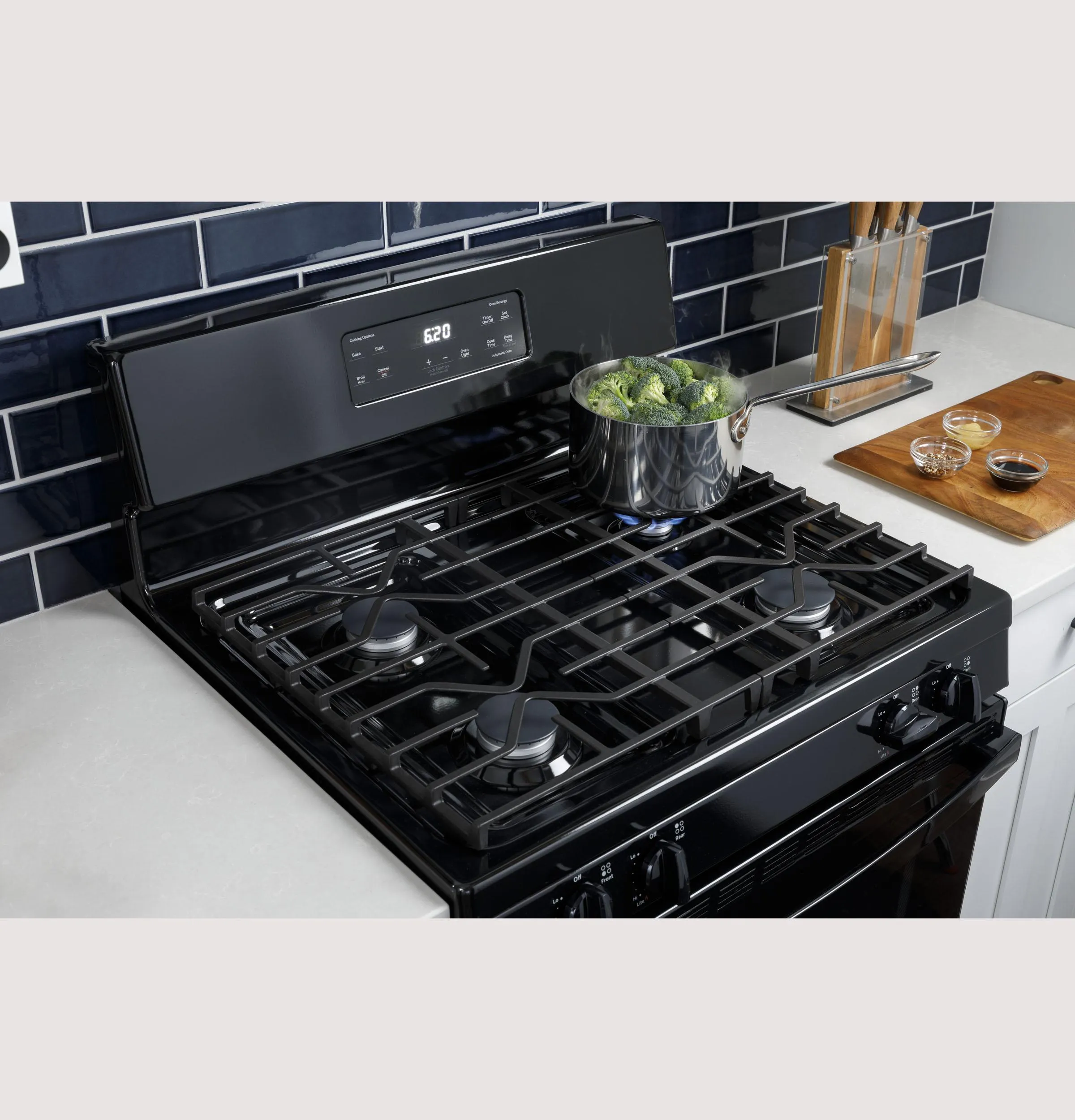 JGBS61DPWW GE® 30" Free-Standing Gas Range