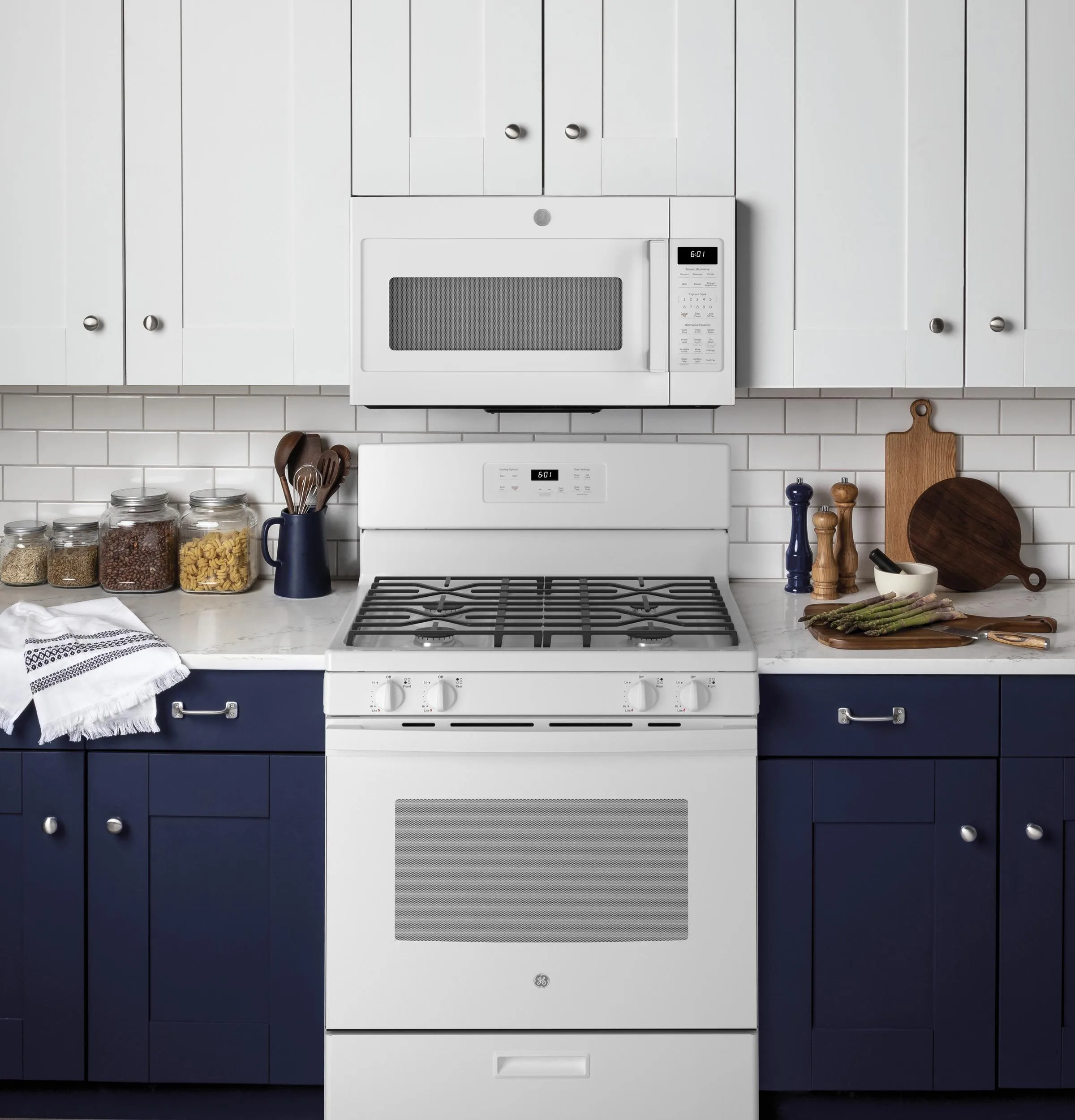 JGBS61DPWW GE® 30" Free-Standing Gas Range