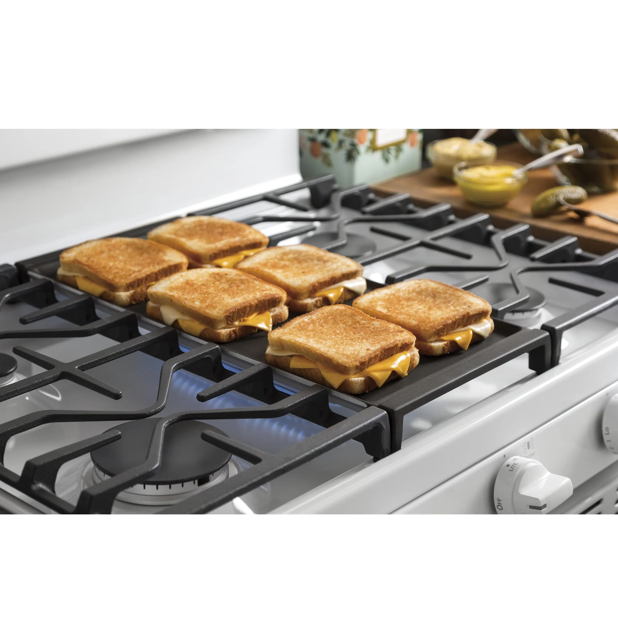 JGBS66DEKWW GE® 30" Free-Standing Gas Range