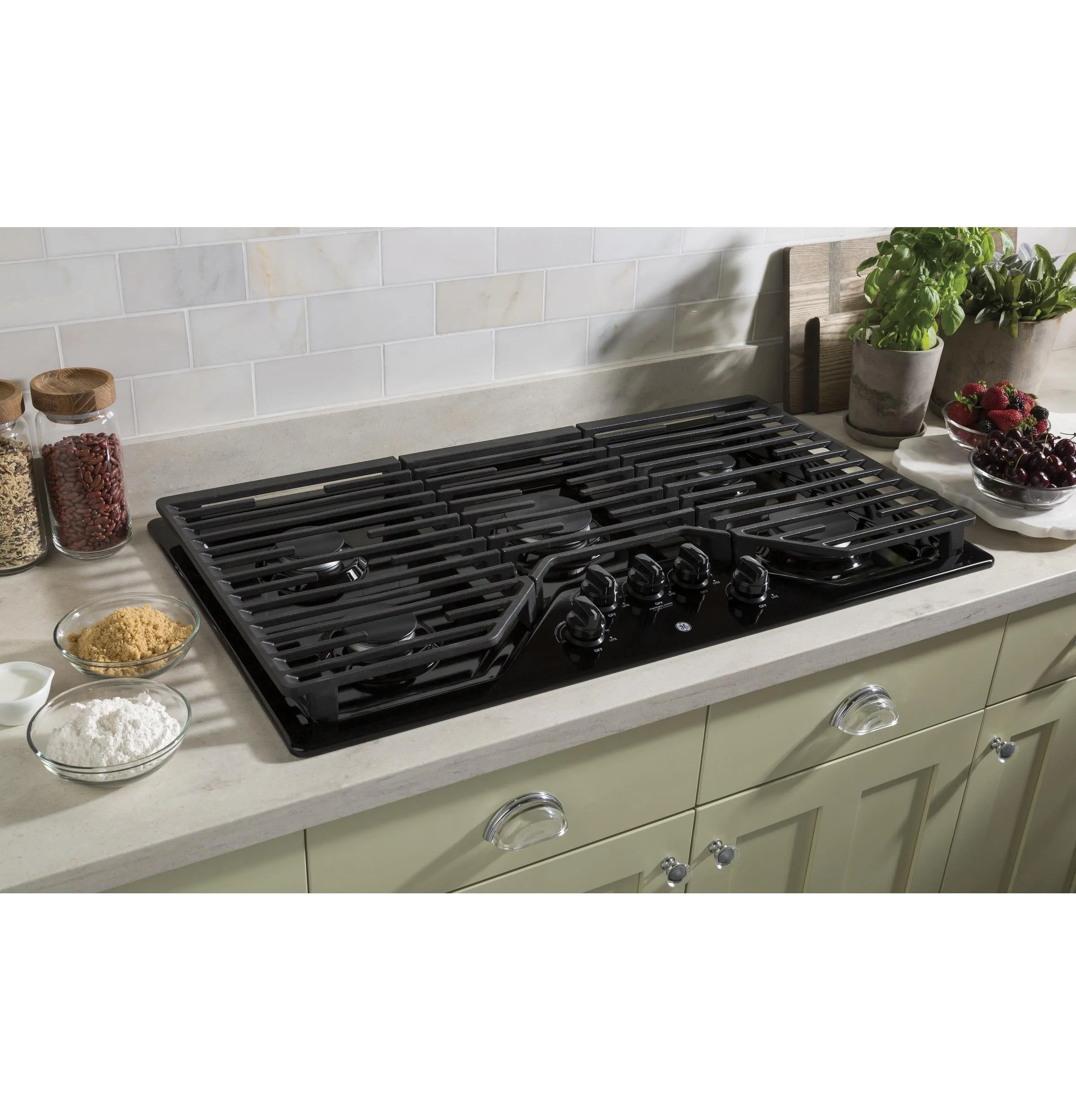 JGP5036DLBB GE® 36" Built-In Gas Cooktop with 5 Burners and Dishwasher Safe Grates