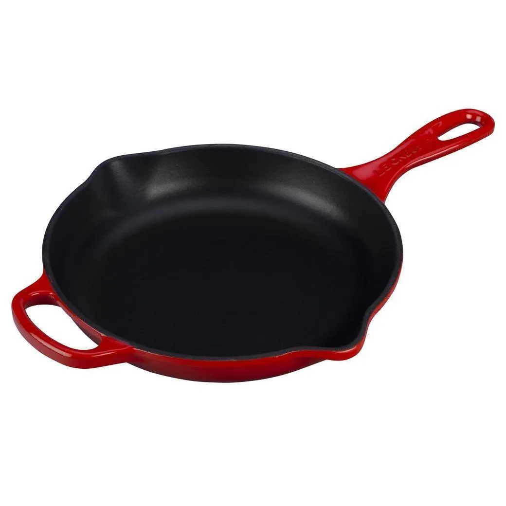 Le Creuset 9″ Signature Cast Iron Handle Skillet