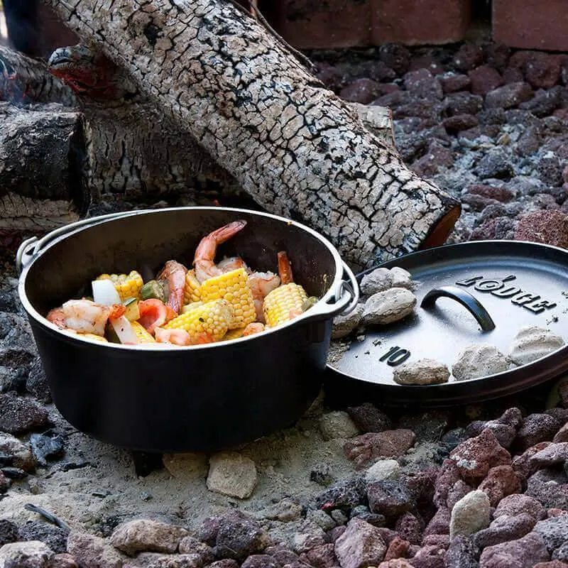 Lodge 10" 5 Quart Camp Dutch Oven