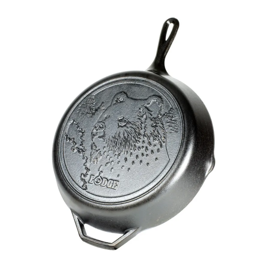 Lodge 12 in. Wildlife Series - Cast Iron Skillet with Bear