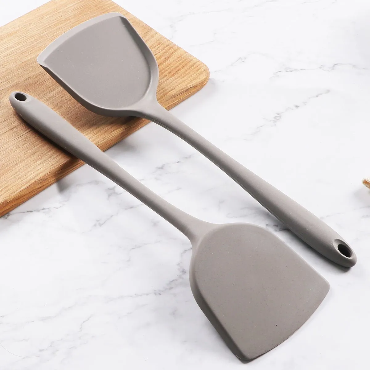 Nordic High Heat Proof Grey Silicone Turner - The Epitome of Kitchen Aesthetics