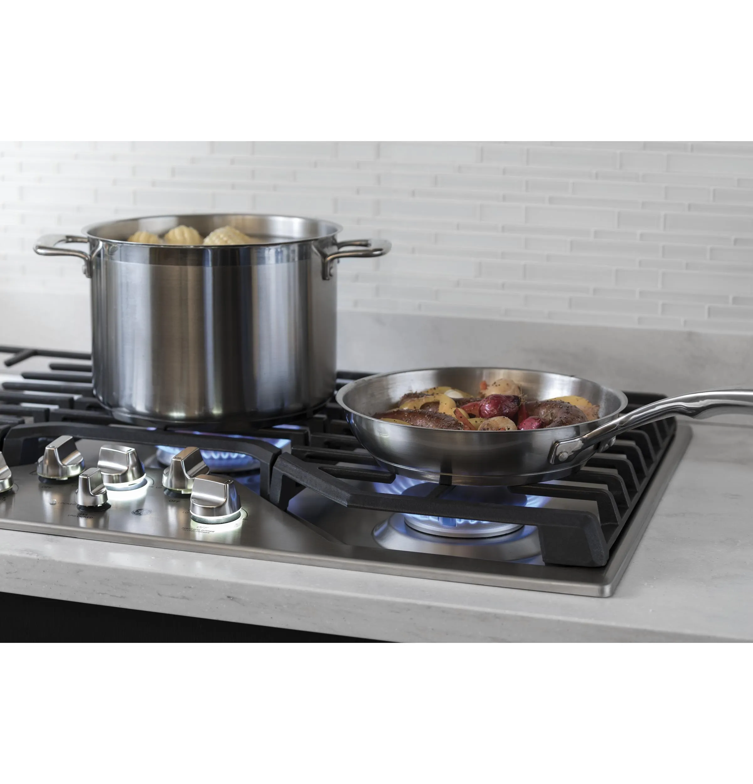 PGP7030SLSS GE Profile™ 30" Built-In Gas Cooktop with 5 Burners