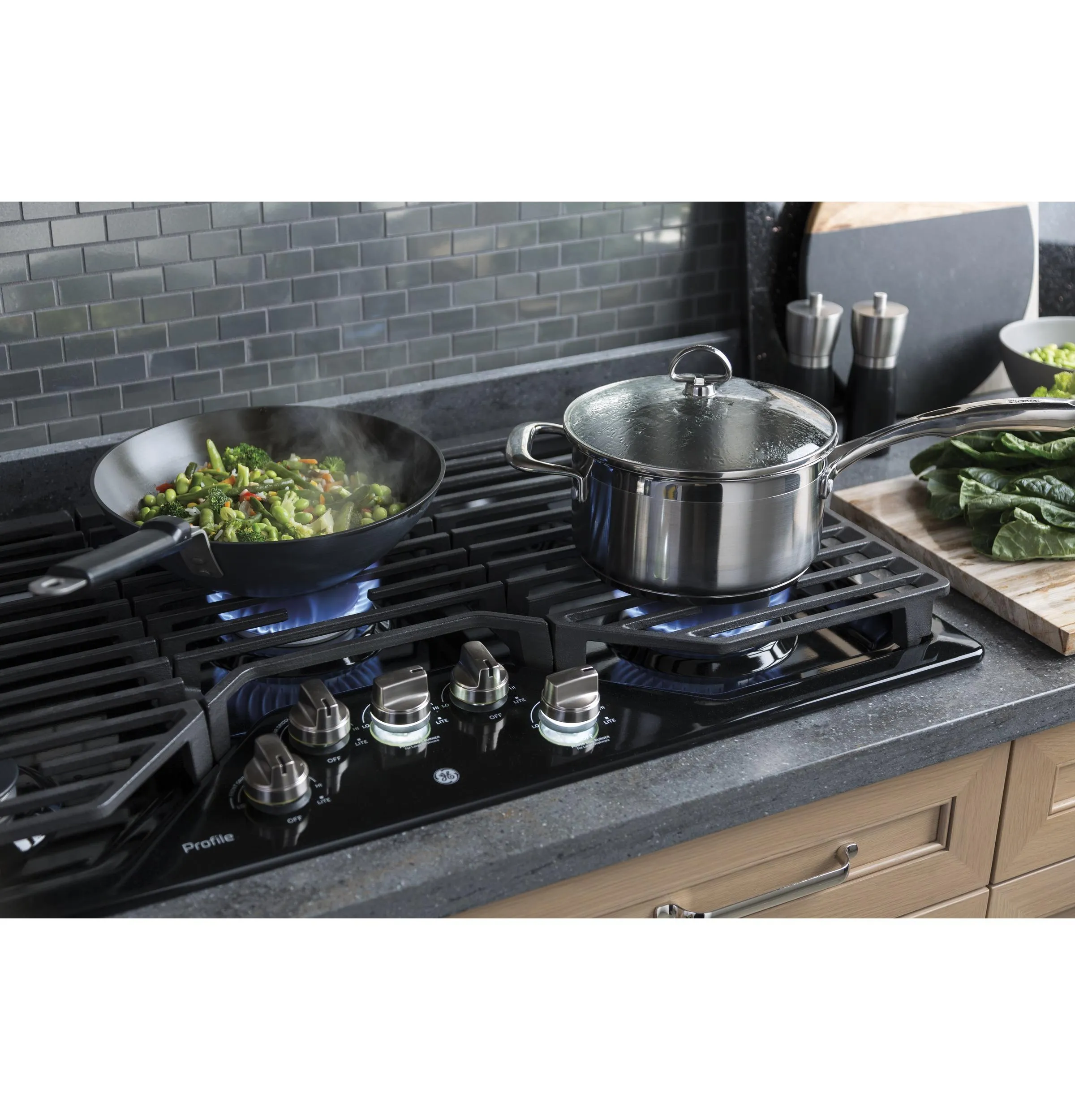 PGP7036DLBB GE Profile™ 36" Built-In Gas Cooktop