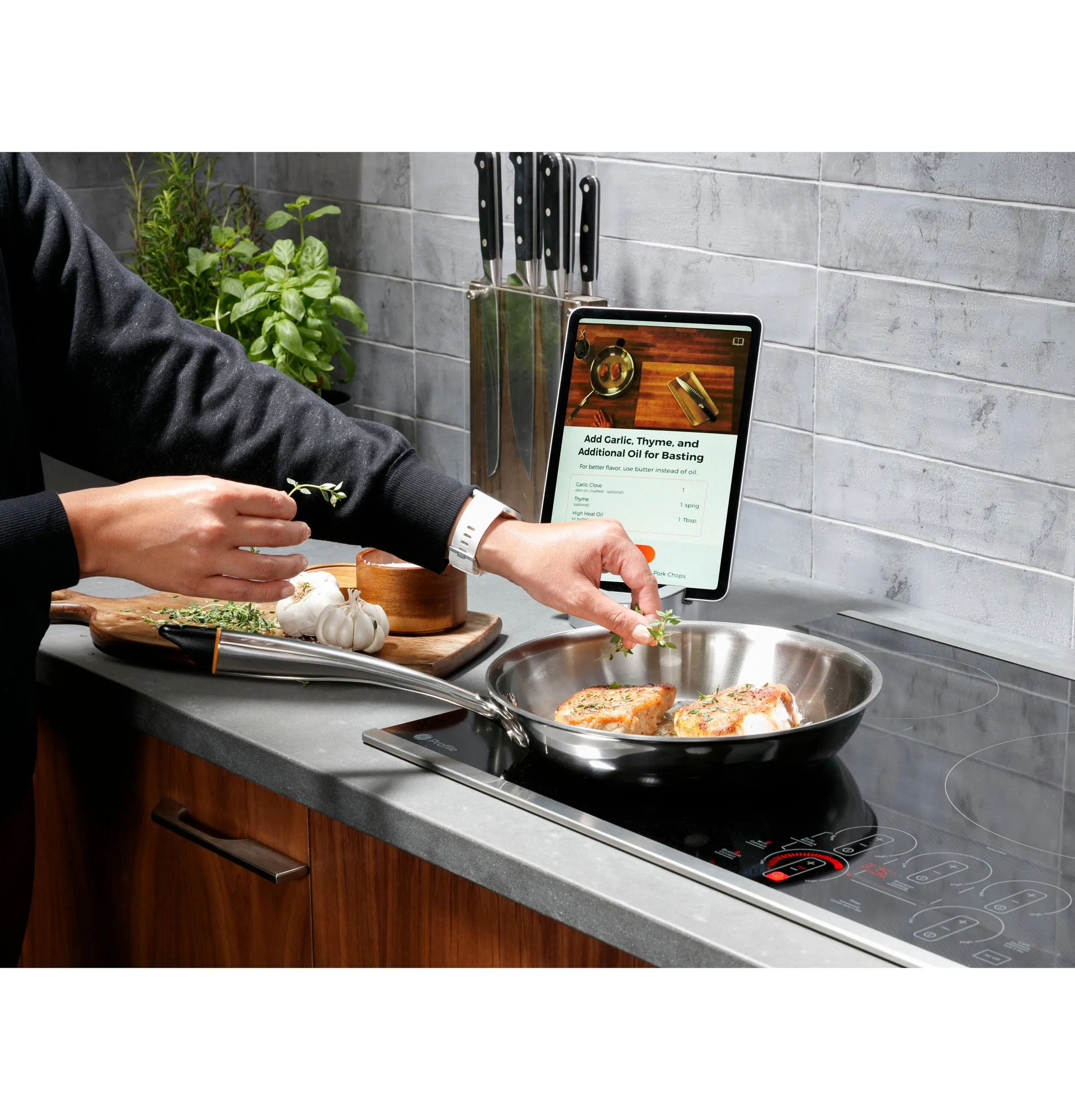 PHP9036DTBB GE Profile™ 36" Built-In Touch Control Induction Cooktop